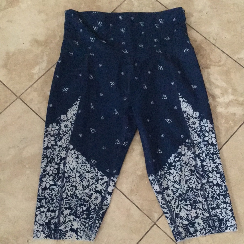 FP movement QUALITY! Thick spandex polyester bermudas/pants